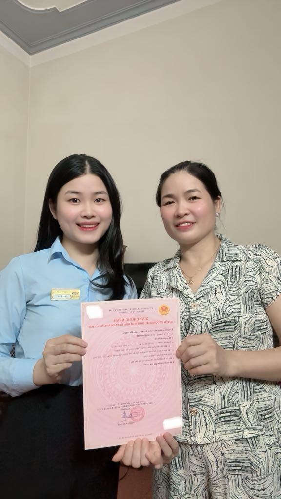 Bàn giao kết quả cấp giấy chứng nhận theo bản án tại xã Hạ Hòa Bàn giao kết quả cấp giấy chứng nhận theo bản án tại xã Hạ Hòa