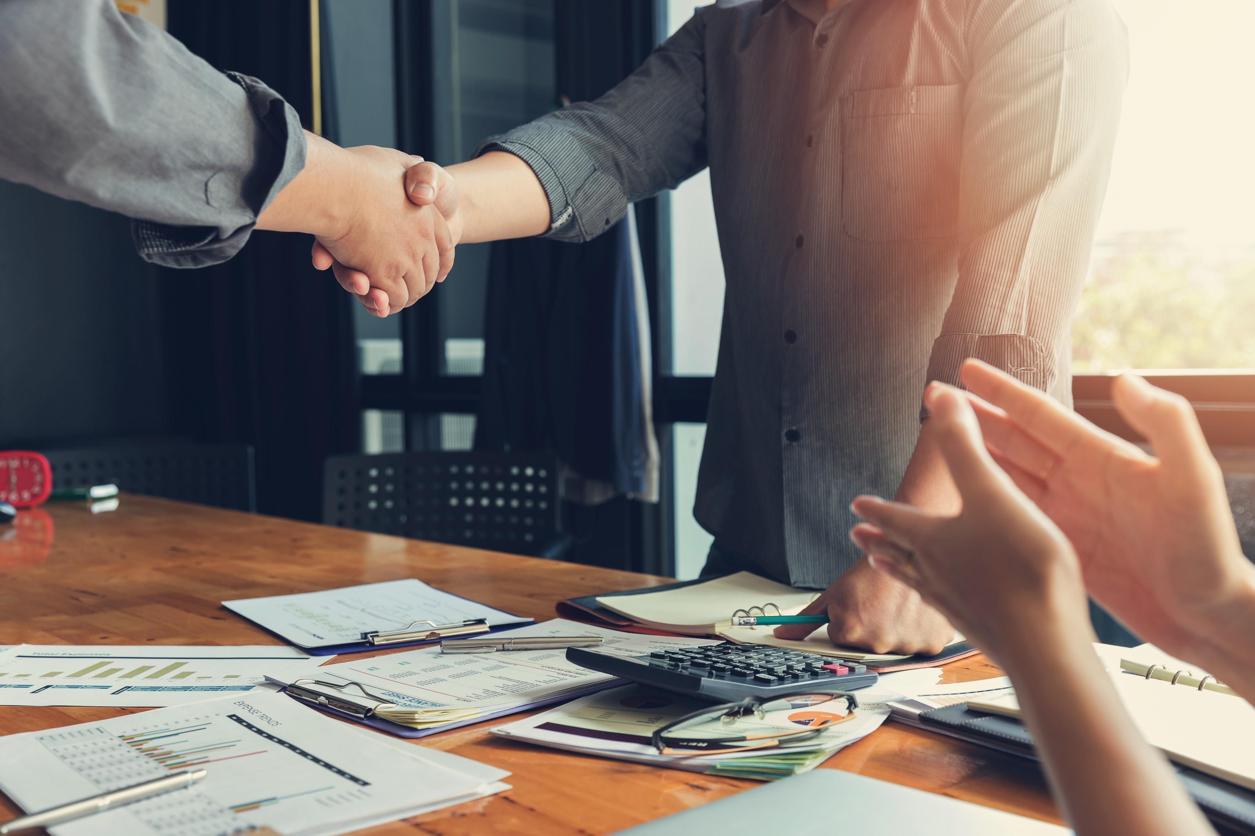 Kiến thức pháp lý chuyên sâu và kỹ năng tố tụng bài bản là yếu tố cốt lõi cần có của luật sư tố tụng Kiến thức pháp lý chuyên sâu và kỹ năng tố tụng bài bản là yếu tố cốt lõi cần có của luật sư tố tụng