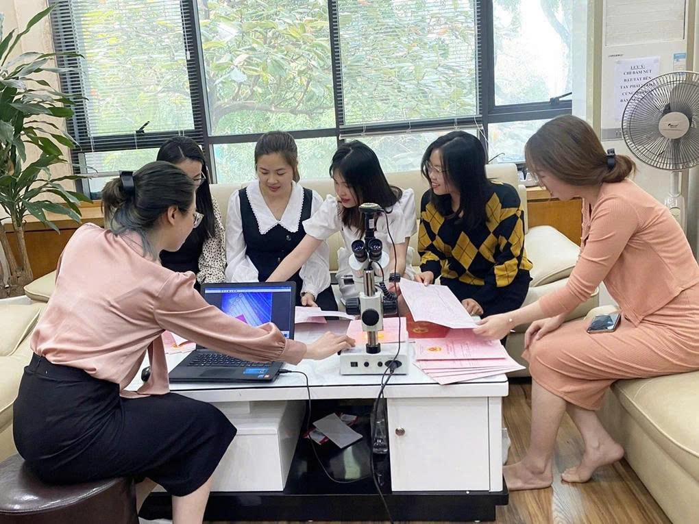 Luật sư đất đai hỗ trợ giao dịch chuyển nhượng quyền sử dụng đất Luật sư đất đai hỗ trợ giao dịch chuyển nhượng quyền sử dụng đất