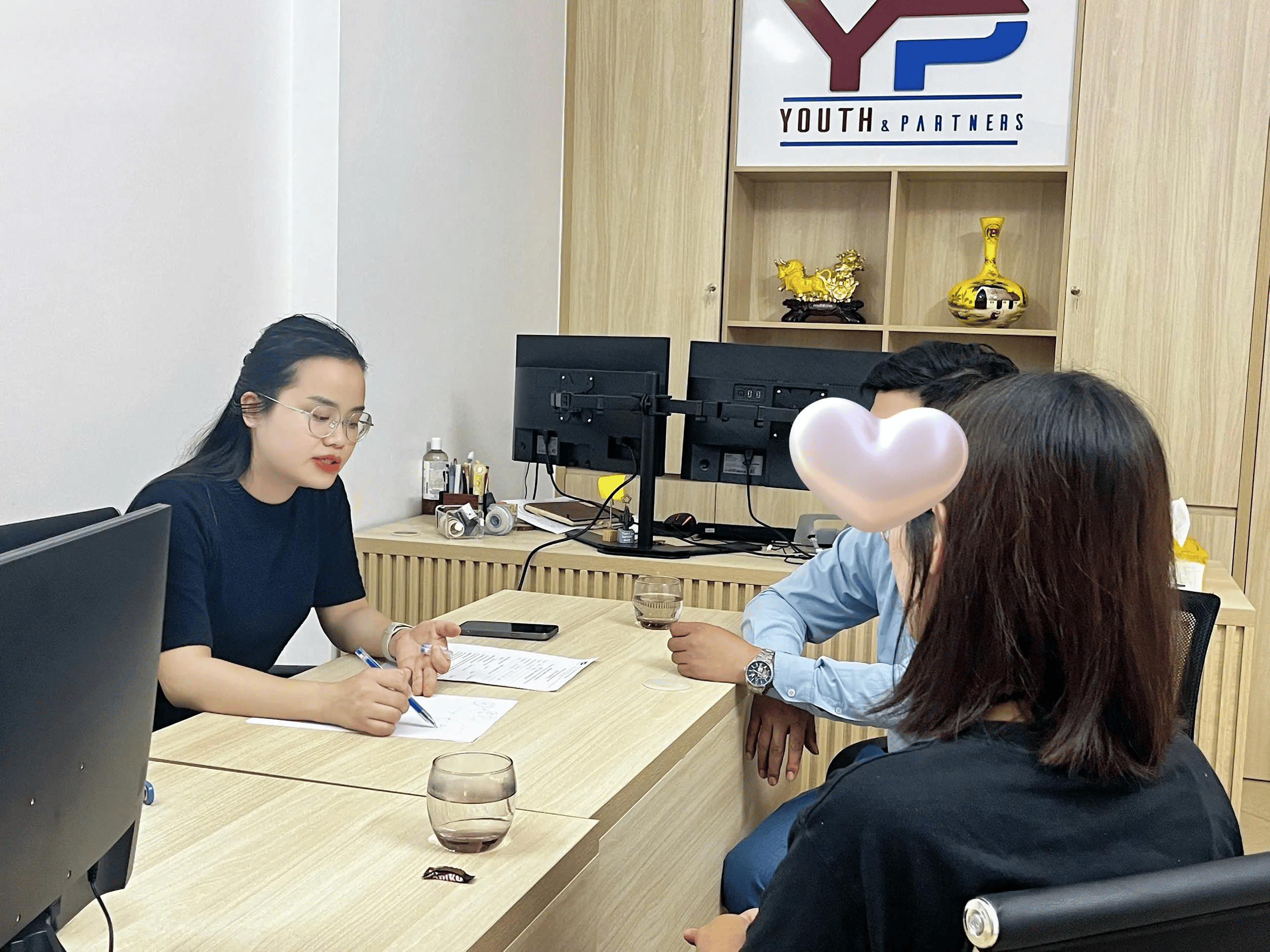 Luật sư Hải Phòng hỗ trợ pháp lý cho khách hàng Luật sư Hải Phòng hỗ trợ pháp lý cho khách hàng