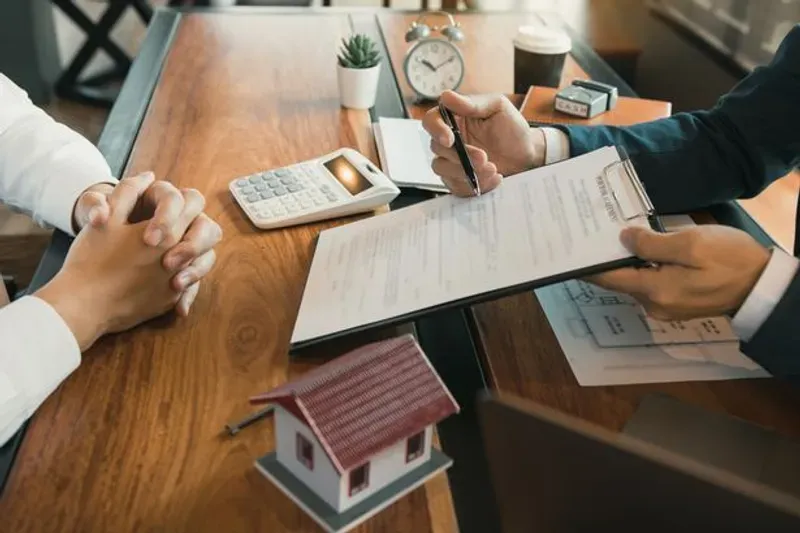 Câu hỏi về Hợp đồng cho thuê nhà ở 