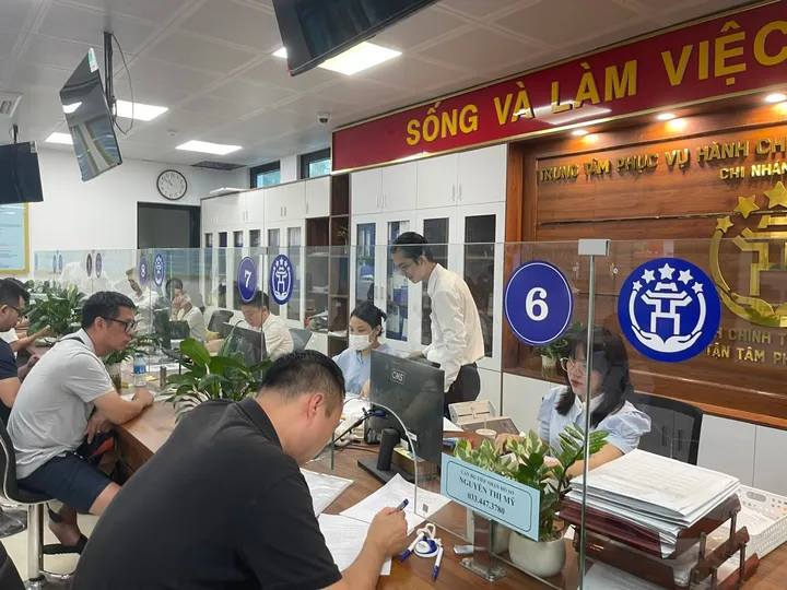 Dịch vụ giấy phép an toàn thực phẩm tiến hành nộp hồ sơ xin cấp phép theo quy định