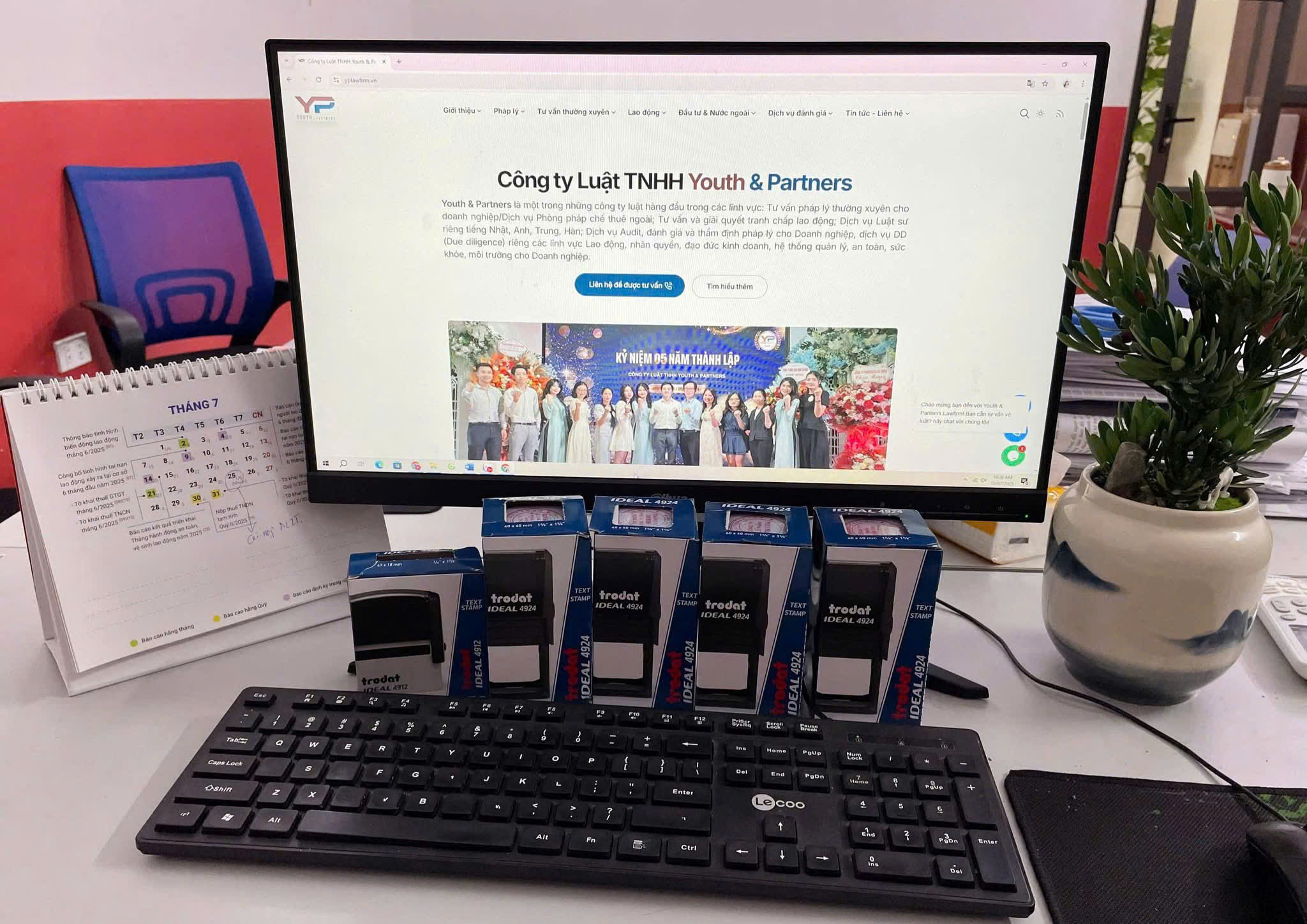 Dịch vụ luật sư doanh nghiệp bàn giao kết quả cho khách hàng