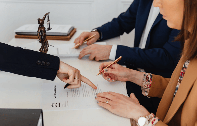 dịch vụ ly hôn trọn gói luật sư hướng dẫn ký đơn ly hôn