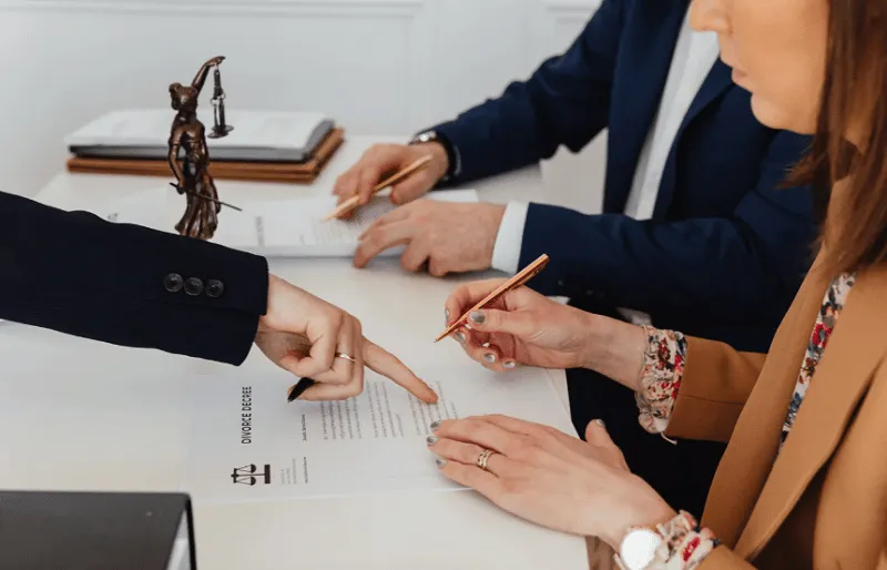 dịch vụ ly hôn trọn gói luật sư hướng dẫn ký đơn ly hôn