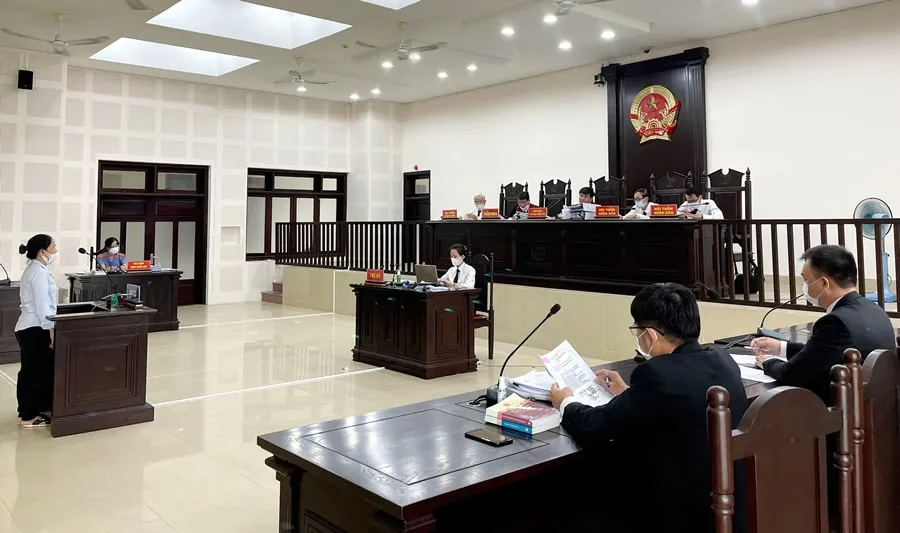 Luật sư riêng cho cá nhân tham gia bảo vệ khách hàng tại phiên tòa xét xử