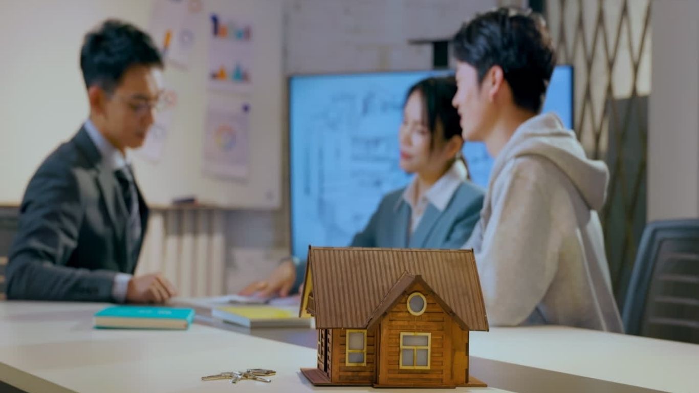 Luật sư tư vấn về đất đai tư vấn khách hàng