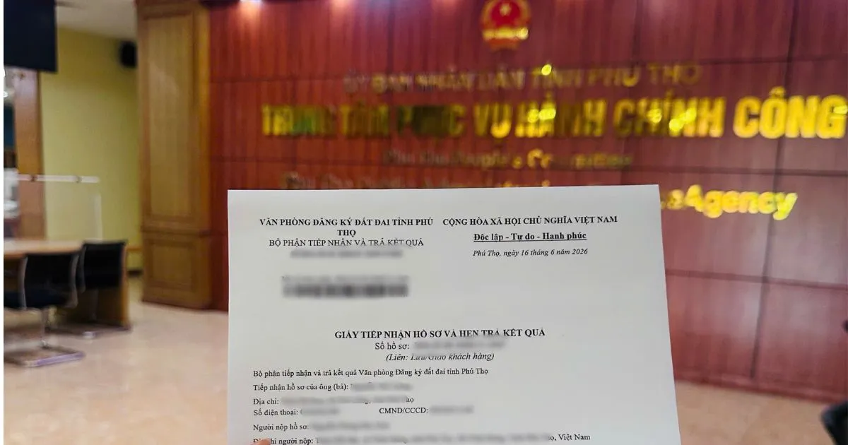 Nộp hồ sơ đính chính thông tin trên sổ đỏ tại trung tâm hành chính công