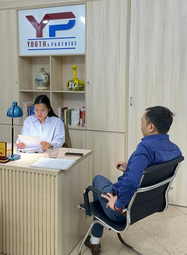 Quy trình tư vấn pháp luật - Luật sư tiếp nhận yêu cầu tư vấn