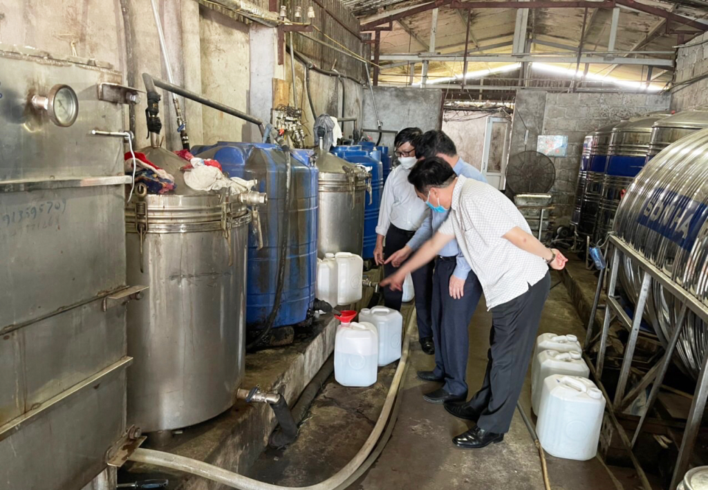 Thẩm định cơ sở xin giấy phép sản xuất rượu thủ công tại Phú Thọ