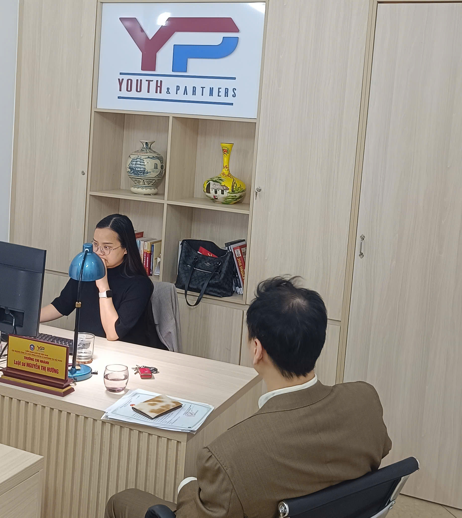 Thuê luật sư riêng là gì?