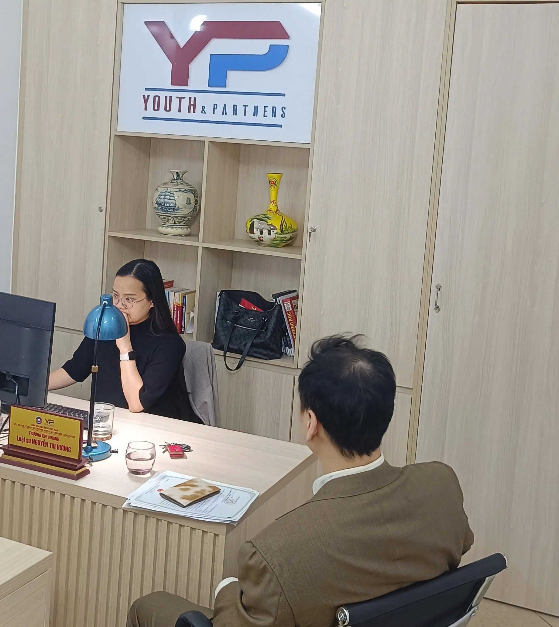 Thuê luật sư riêng là gì?