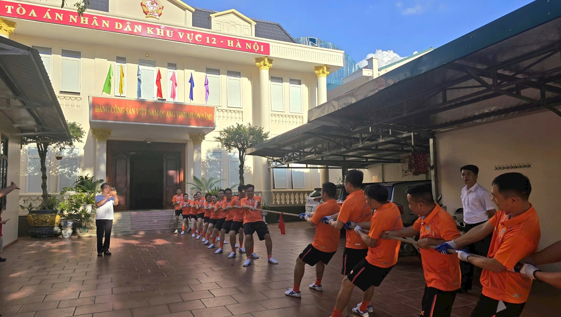 Toà án khu vực 12 tại Hà Nội