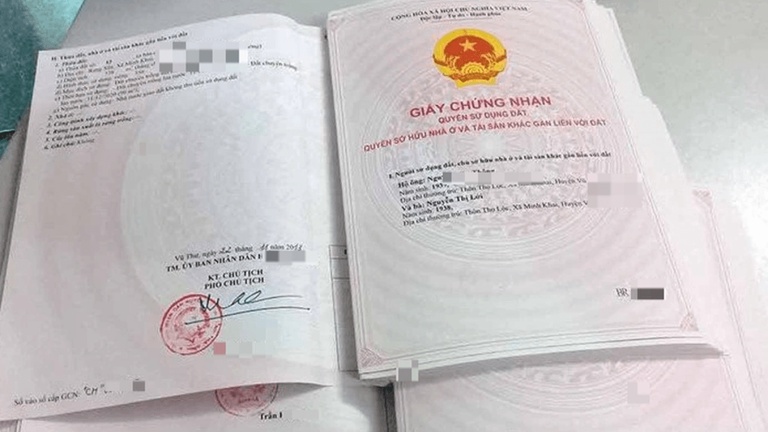 Hồ sơ thừa kế đất đai yêu cầu bao gồm giấy chứng nhận quyền sử dụng đất