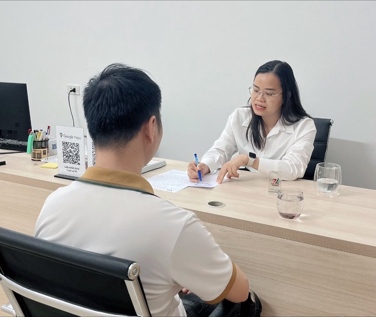 Luật sư hướng dẫn thủ tục ly hôn cho khách hàng
