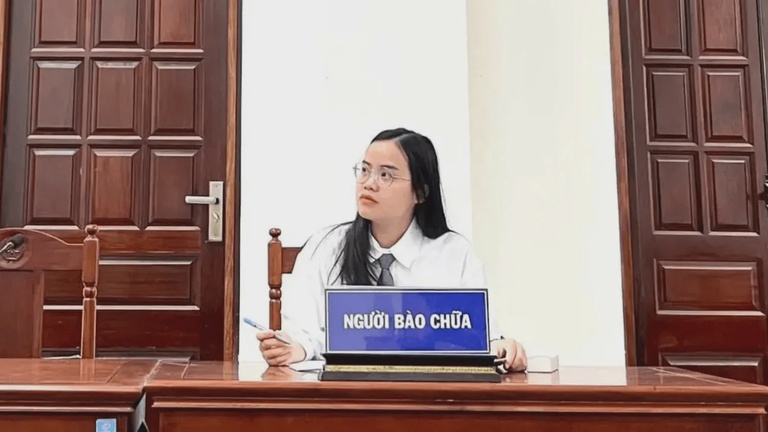 Luật sư thực hiện dịch vụ luật sư bào chữa tại Tòa án