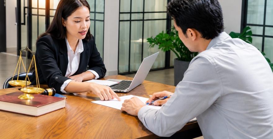 Luật sư bảo vệ quyền lợi người lao động tại Bắc Ninh: tư vấn, hỗ trợ giải quyết tranh chấp tiền lương, hợp đồng, sa thải, bảo hiểm và lao động.