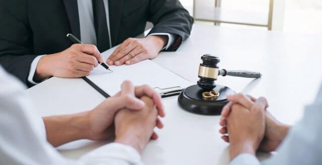 Dịch vụ ly hôn trọn gói tại Hưng Yên giúp bạn giải quyết thủ tục ly hôn nhanh chóng, hợp pháp và tiết kiệm chi phí, bảo vệ quyền lợi một cách tốt nhất.